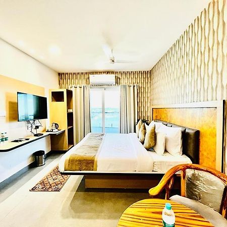 היידראבד Hotel Lake View Airport Zone מראה חיצוני תמונה