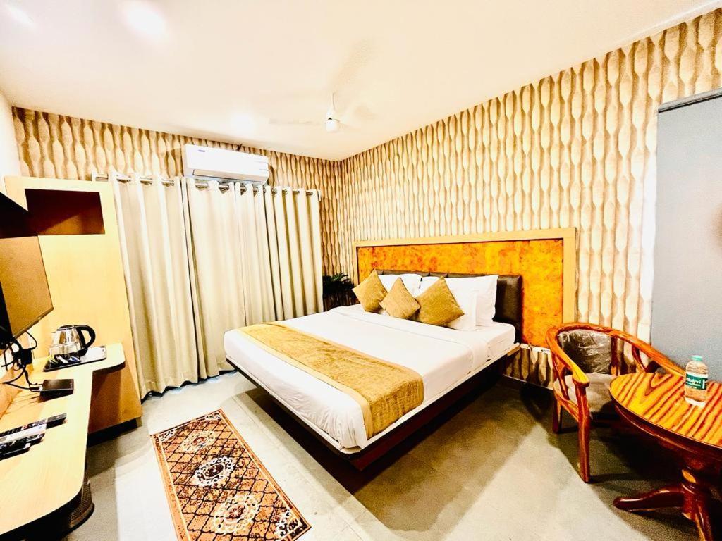 היידראבד Hotel Lake View Airport Zone מראה חיצוני תמונה