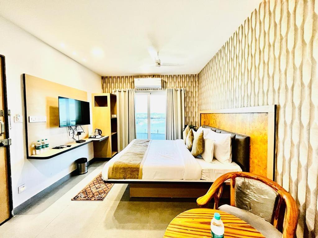 היידראבד Hotel Lake View Airport Zone מראה חיצוני תמונה