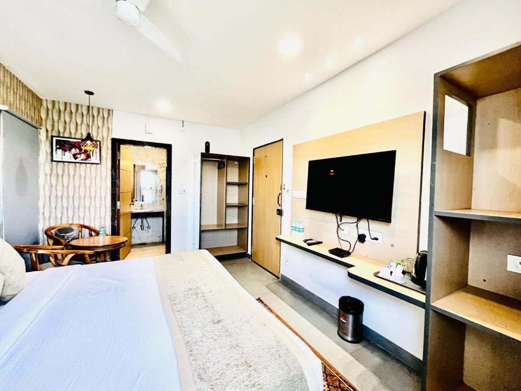 היידראבד Hotel Lake View Airport Zone מראה חיצוני תמונה