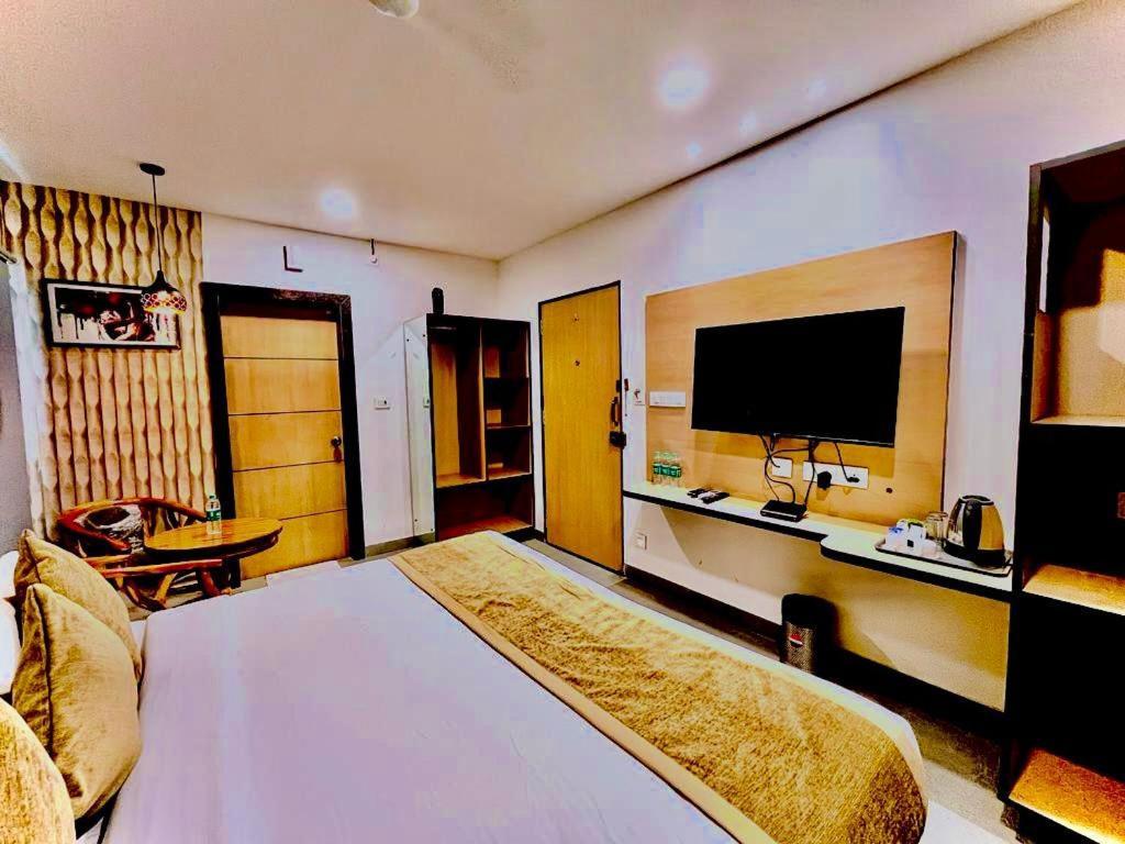 היידראבד Hotel Lake View Airport Zone מראה חיצוני תמונה