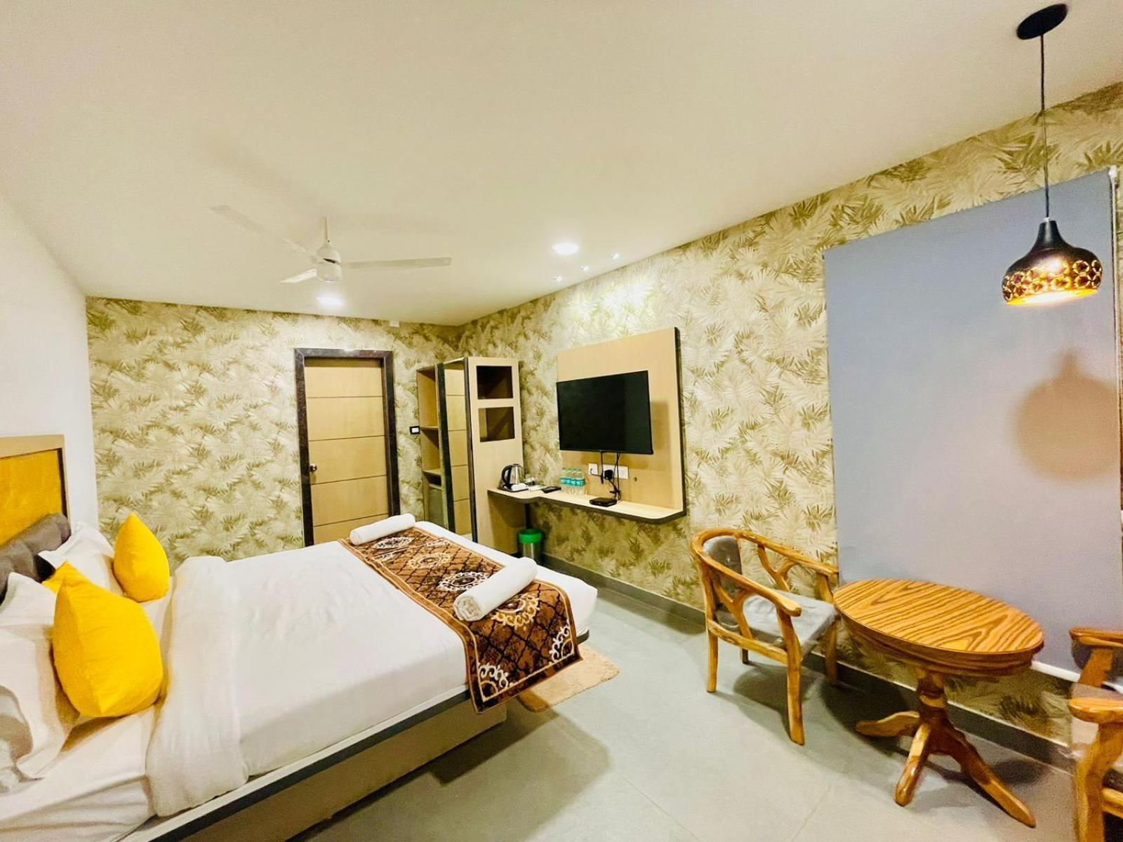 היידראבד Hotel Lake View Airport Zone מראה חיצוני תמונה
