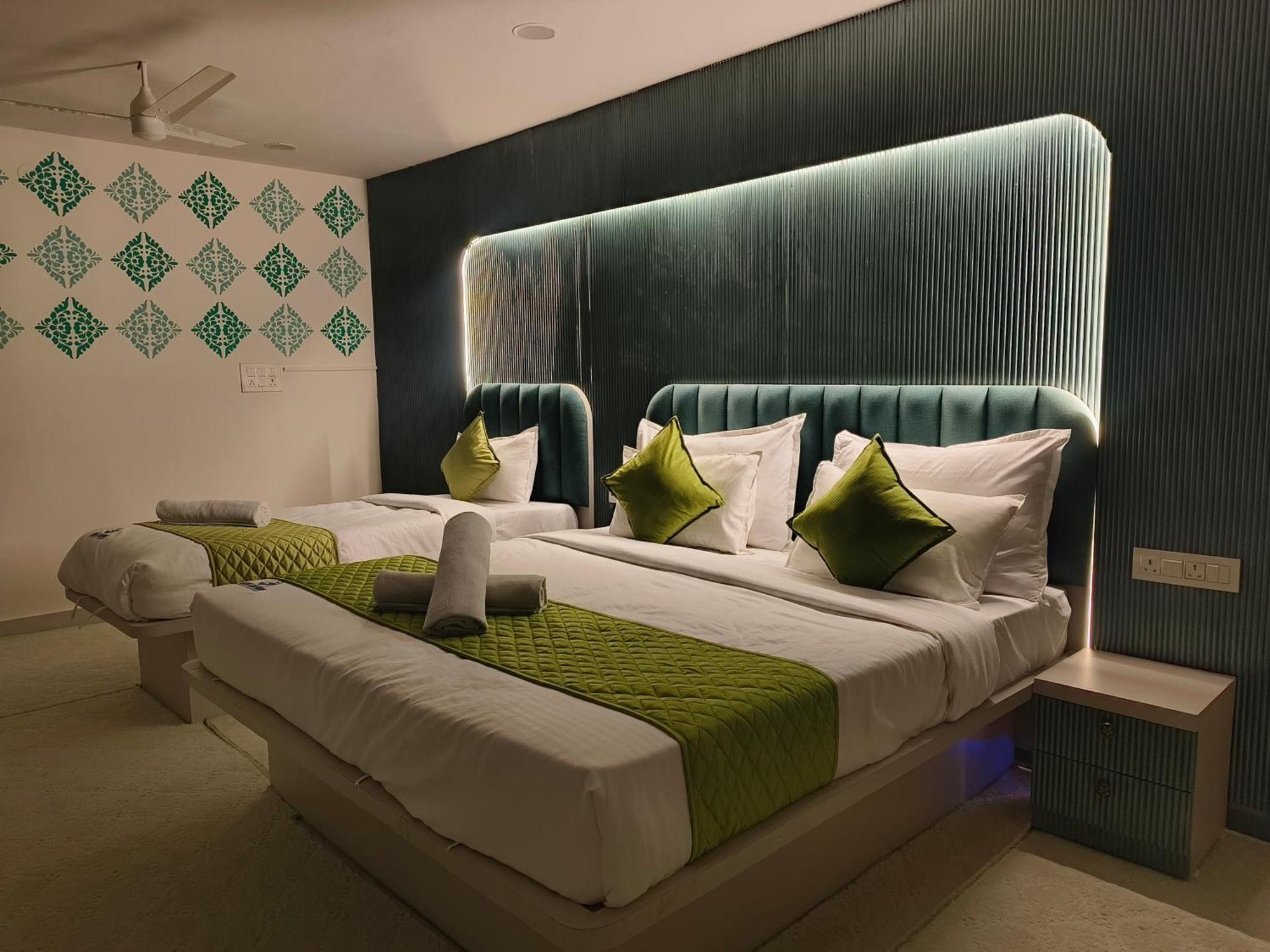 היידראבד Hotel Lake View Airport Zone מראה חיצוני תמונה